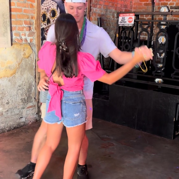 Open Back/Tie Back Black top 😎 - Picture 4 of 4